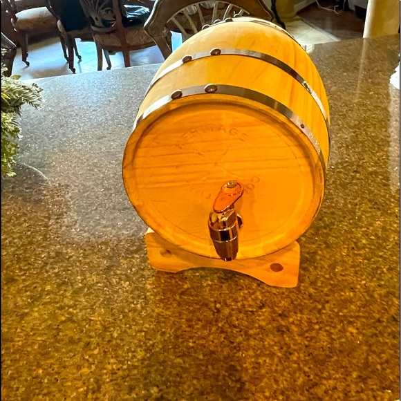 Hammer Axe Whiskey Barrel 3l Beverage Dispenser - Picture 1 of 5